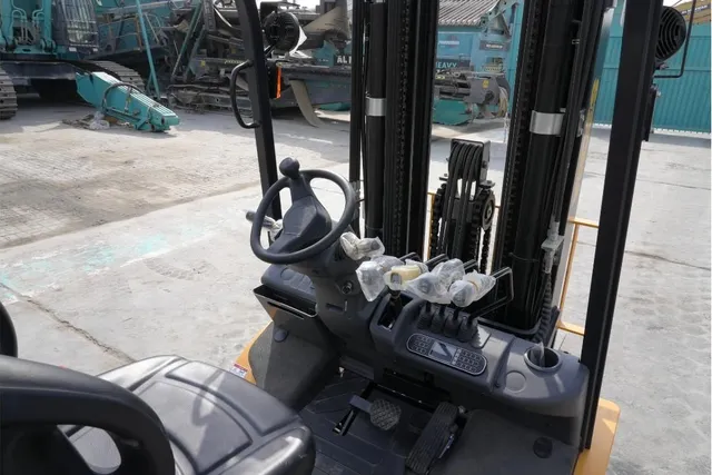 2025 Socma FB30 Electric Forklift Inside Cabin View