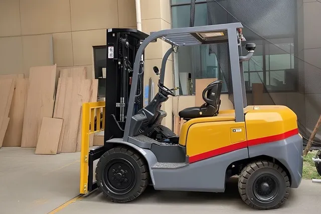 2025 Socma HNF-20 Diesel Forklift Left Side View