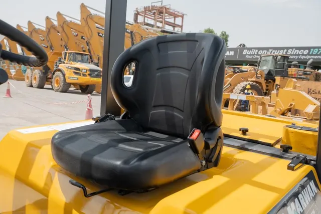 2025 Socma HNF50C Diesel Forklift Inside Cabin View