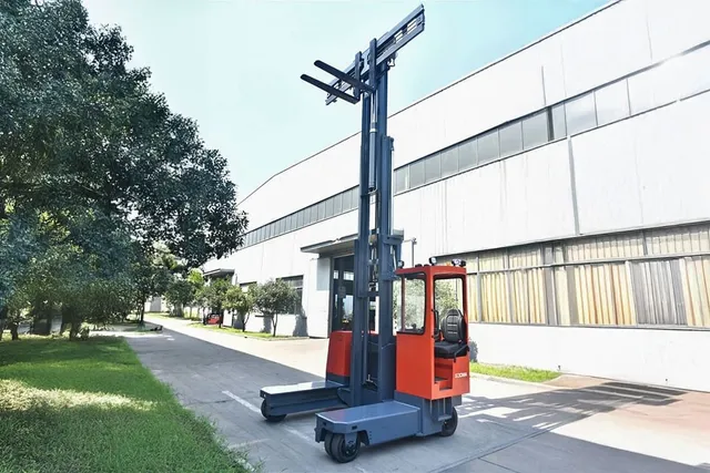 2025 Socma MQC50 All-Directional Electric Forklift Fork View
