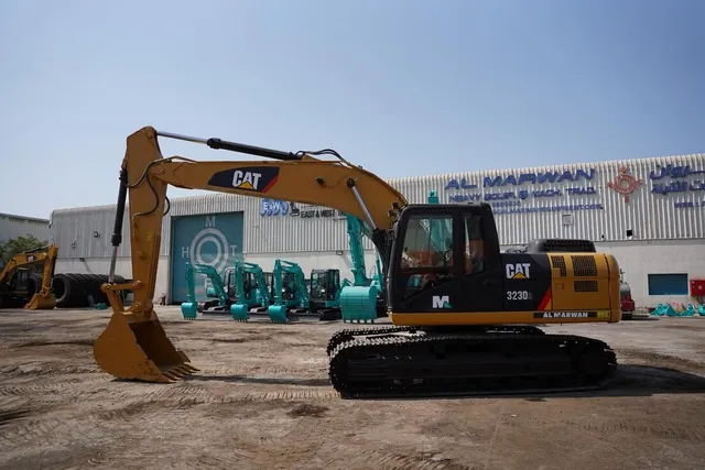 2020 CAT 323D3 Track Excavator left side view - Al Marwan Machinery