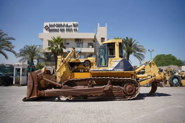 2004 Komatsu D275A-2 Bulldozer left side view | Al Marwan