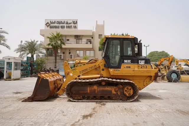 Caterpillar 963C Track Loader 2003 - Al Marwan Heavy Machinery