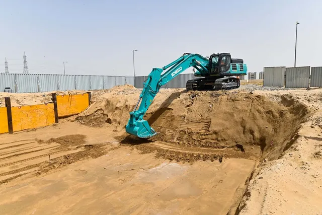Rent Large 50 Ton Standard Excavators | Al Marwan