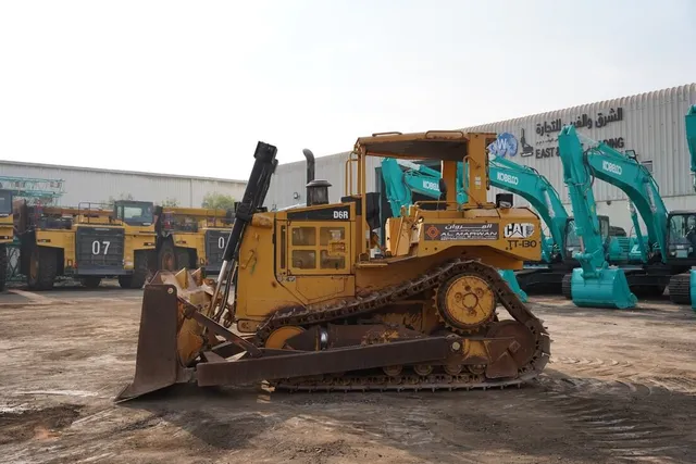 Used Caterpillar D6R Crawler Dozer 2011 | Al Marwan