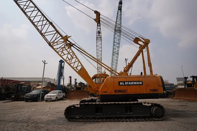 1995 Kobelco 7055-3F Crawler Crane CRC-0085 - left side - Al Marwan Machinery