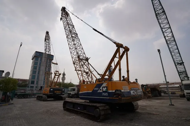 1995 Kobelco 7045 Crawler Crane CRC-0194 - rear left - Al Marwan Machinery