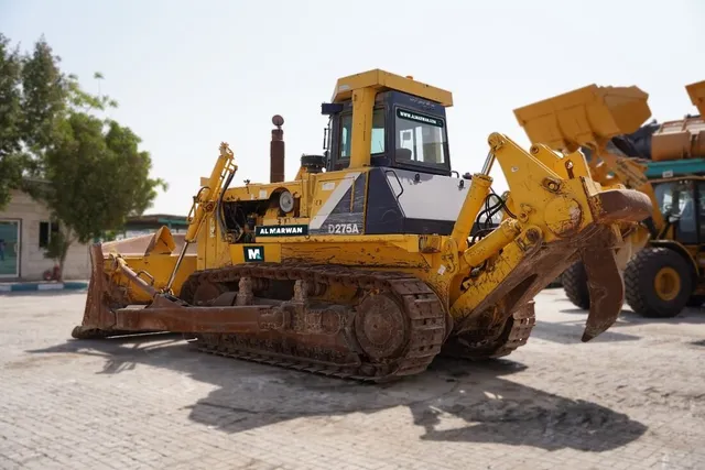 Komatsu Bulldozer D275A-2 - 2004 - rear left view| Al Marwan Machinery