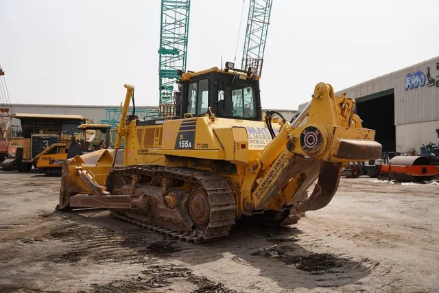 Used Komatsu D155A-6 Crawler Bulldozer Tractor