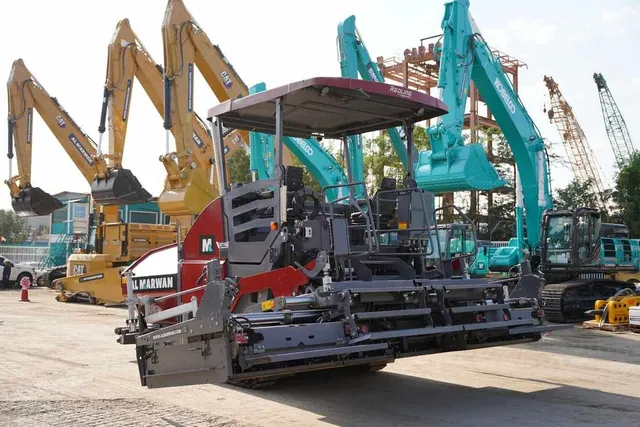 Brand-New Dynapac Redline DRF25-70C Tracked Asphalt Paver