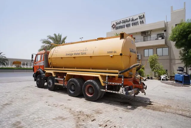 2001 Used Mercedes-Benz Actros 3235K 4x8 Water Tanker Truck 5000 Gallon Tank Off-Road Hauler