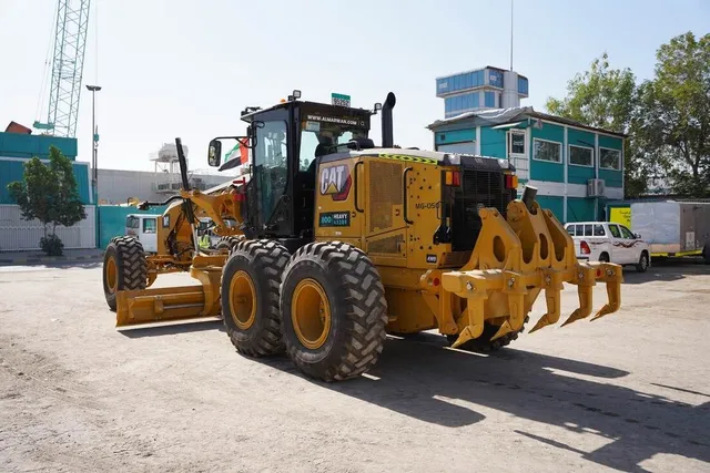 Rent 26-Ton Motor Graders | Al Marwan