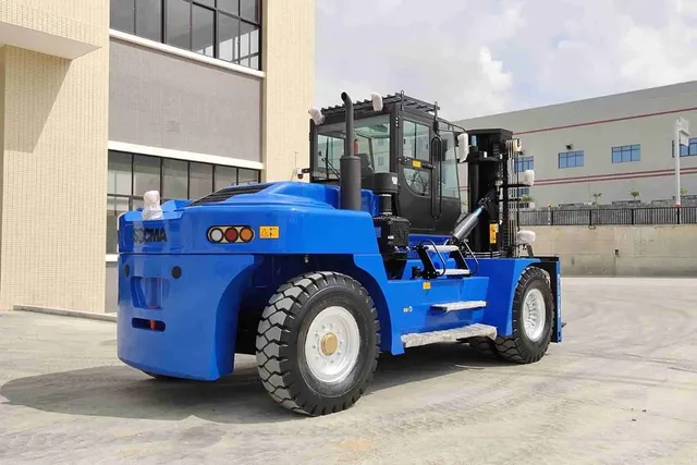 Socma HNF-220 Forklift Rear Right View