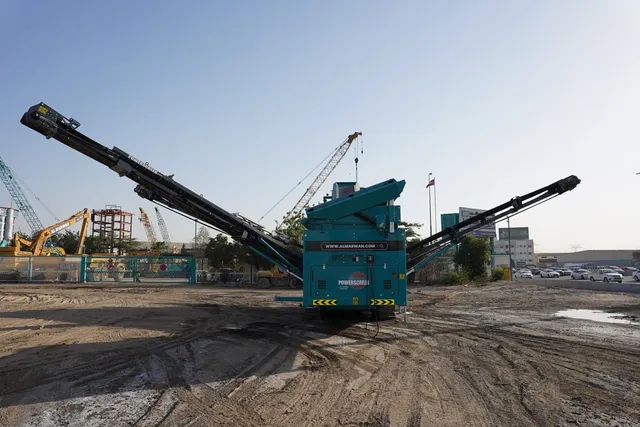 Powerscreen by Terex Chieftain 2100X Screener-Rear View