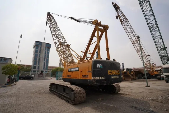 1995 Kobelco 7055-3F Crawler Crane CRC-0085 - rear left - Al Marwan Machinery