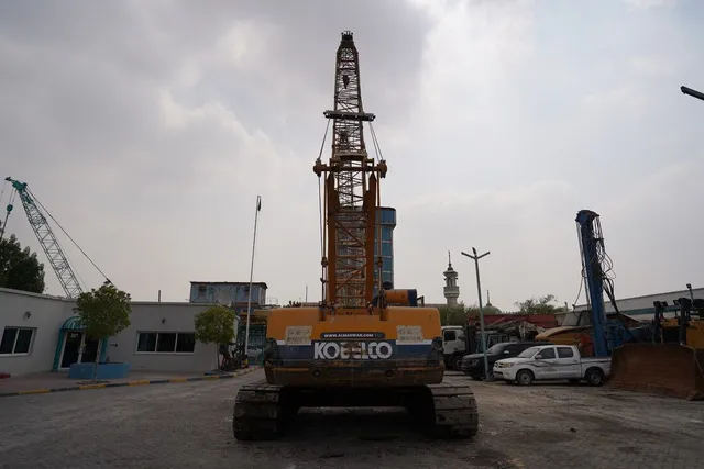 1995 Kobelco 7045 Crawler Crane CRC-0194 - rear view- Al Marwan Machinery