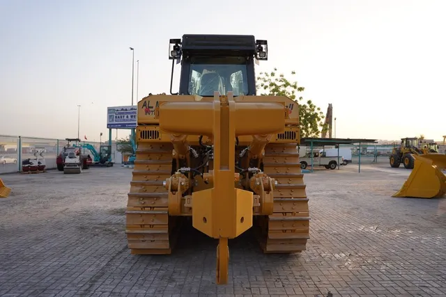 2022 Like-New Caterpillar Cat D8T Crawler Dozer Bulldozer Tractor