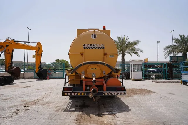 2001 Used Mercedes-Benz Actros 3235K 4x8 Water Tanker Truck 5000 Gallon Tank Off-Road Hauler