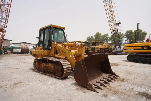 Rent Medium 19-Ton Track Loaders | Al Marwan