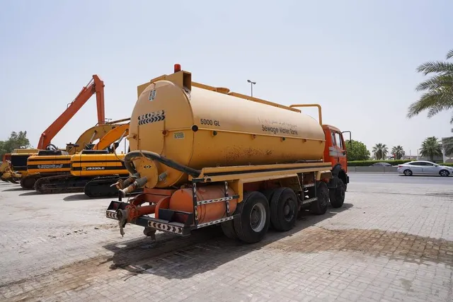 2001 Used Mercedes-Benz Actros 3235K 4x8 Water Tanker Truck 5000 Gallon Tank Off-Road Hauler