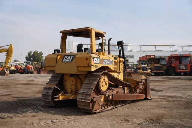 Used Caterpillar D6R Crawler Dozer 2011 | Al Marwan