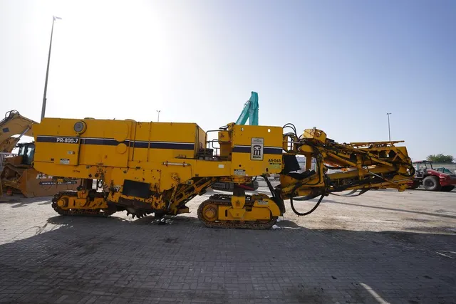 2001 CMI (Terex) PR800-7 Cold Miller right side view - Al Marwan Heavy Machinery