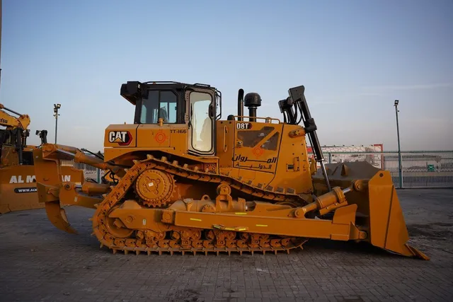 2022 Like-New Caterpillar Cat D8T Crawler Dozer Bulldozer Tractor