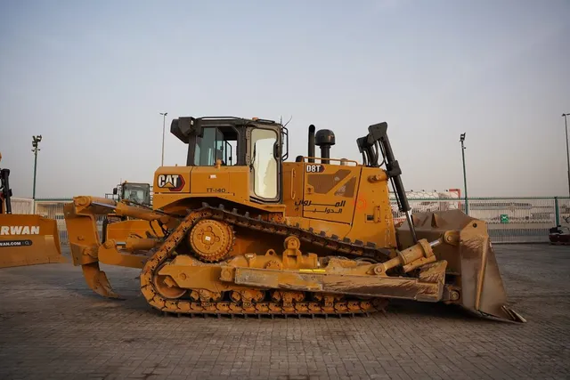 Caterpillar D8T Crawler Bulldozer 2021 right side view