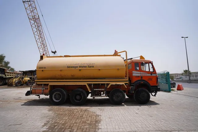 2001 Used Mercedes-Benz Actros 3235K 4x8 Water Tanker Truck 5000 Gallon Tank Off-Road Hauler