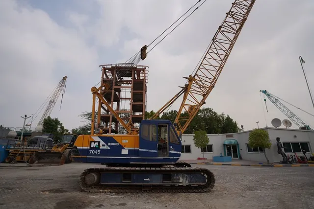 1995 Kobelco 7045 Crawler Crane CRC-0194 - right side- Al Marwan Machinery