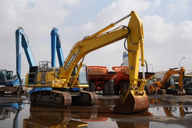 2016 Komatsu PC450-10 Track Excavator front-left-view- Al Marwan