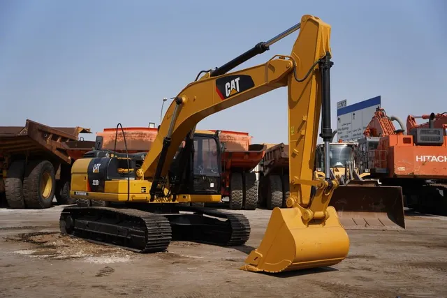 2020 CAT 323D3 Crawler Excavator Medium 23 Ton Track Digger Trackhoe Front-Left