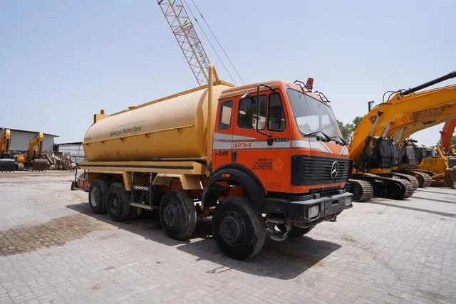 2001 Used Mercedes-Benz Actros 3235K 4x8 Water Tanker Truck 5000 Gallon Tank Off-Road Hauler