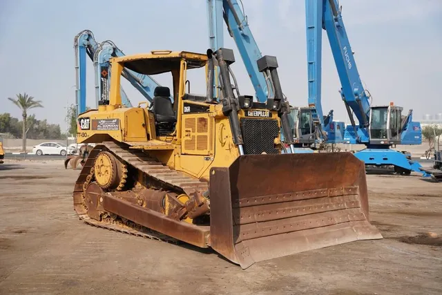 Used Caterpillar D6R Crawler Dozer 2011 | Al Marwan