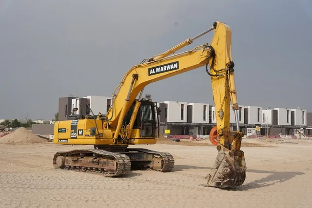 2015 Used Komatsu PC220-8M0 Track Excavator Crawler Digger