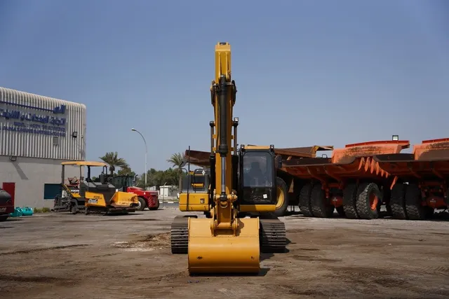2020 CAT Caterpillar 323D3 Medium 22-Ton Tracked Excavator Crawler Digger-Front