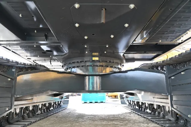 New Kobelco SK220 Crawler Excavator | Al Marwan