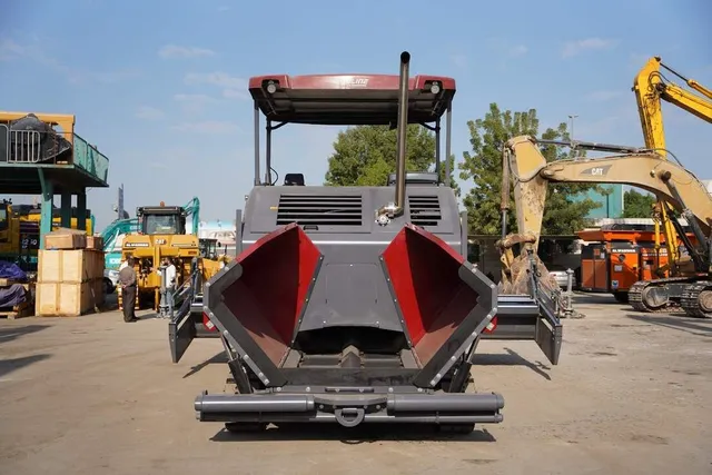 Brand-New Dynapac Redline DRF25-70C Tracked Asphalt Paver