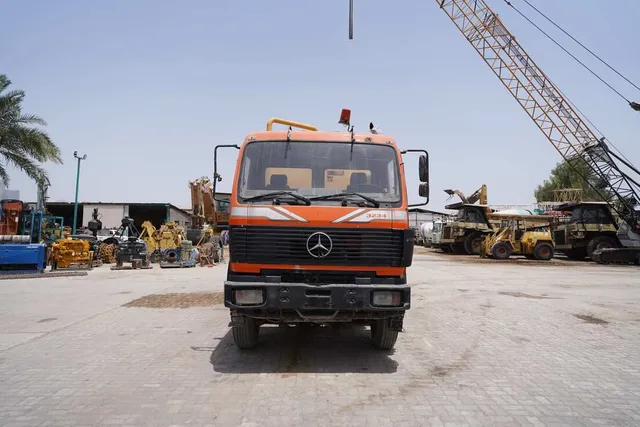 2001 Used Mercedes-Benz Actros 3235K 4x8 Water Tanker Truck 5000 Gallon Tank Off-Road Hauler