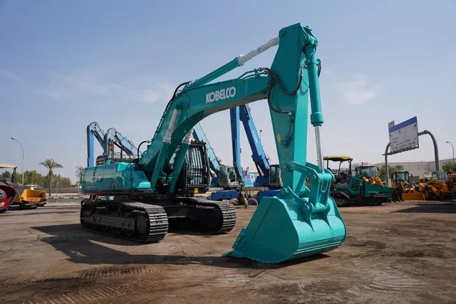 New Kobelco SK520 Crawler Excavator | Al Marwan