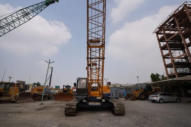 1995 Kobelco 7045 Crawler Crane CRC-0194 - front view- Al Marwan Machinery