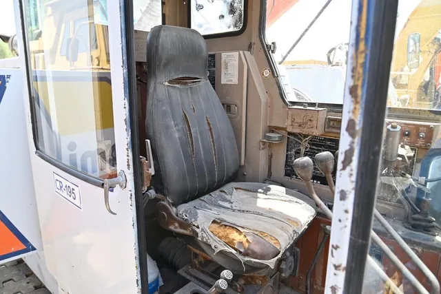 Used Kobelco 7055 Crawler Crane 1990 | Al Marwan