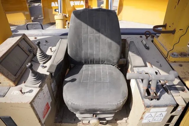 2004 Komatsu D275A-2 Bulldozer cabin view| Al Marwan Machinery