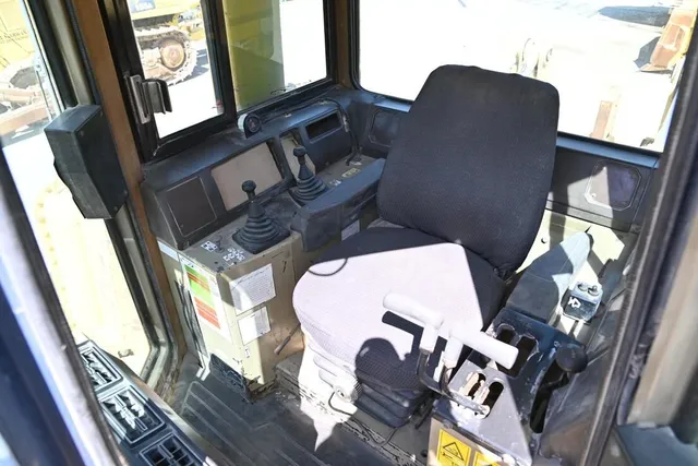 2004 Komatsu D275A-2 Bulldozer cabin view | Al Marwan