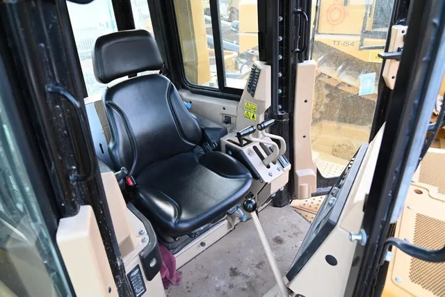 Like-New Cat D9R Large Bulldozer 2021 - TT-0134 | Al Marwan