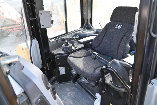 Caterpillar D8T Crawler Bulldozer 2021 cabin view