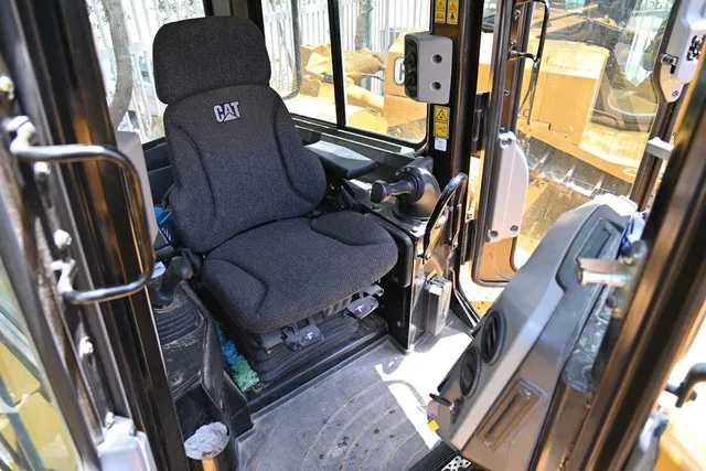 2021 Like-New Cat D8T Crawler Dozer - TT-0146 - Al Marwan