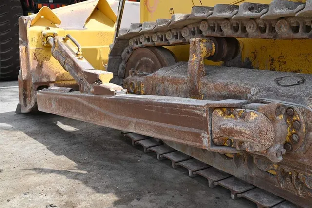 Used Komatsu D155A-6 Crawler Bulldozer Tractor