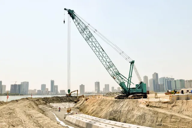 Rent 250-ton Crawler Cranes | Al Marwan