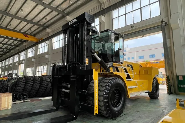 Socma HNF_350 Forklift Front Left View